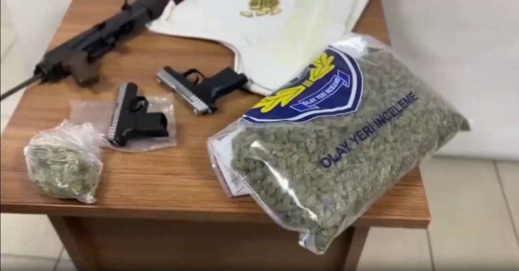 İstanbul’un 5 ilçesinde ‘Mahzen-33’ operasyonu: 16 gözaltı - Resim: 2